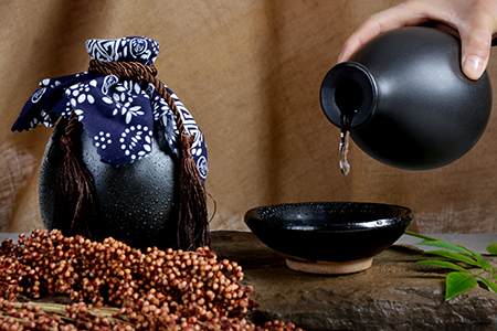 1594102844363516.jpg 摄图网_500744225_白酒(企业商用).jpg